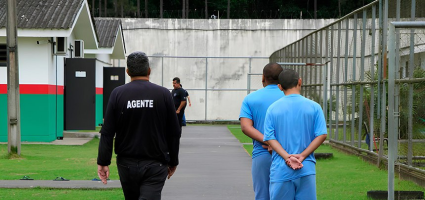 FENASSECONASSE Denuncia Absurdo em Goiás Agente Forçado a Realizar Escolta de Interno Sem Identificação e Padrão Estabelecido