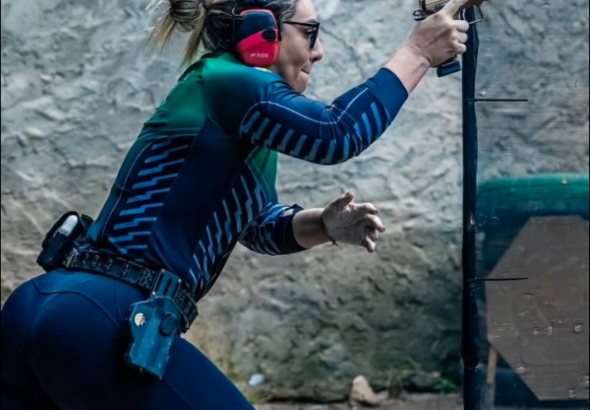 Tatiane Santana brilha no tiro prático e se prepara para representar o Brasil no Mundial