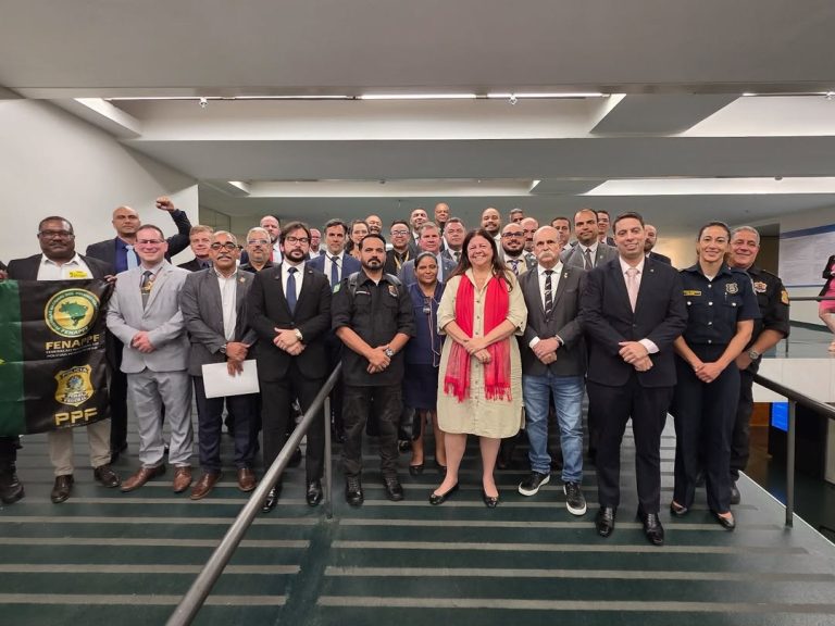Em um gesto inédito, entidades da segurança pública de caráter civil se reuniram nesta terça (23